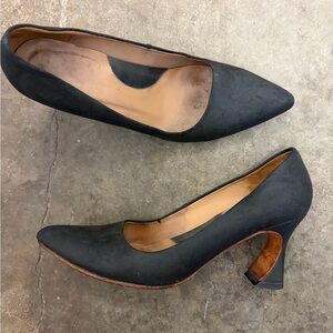 John fluevog old money Black Pointed-Toe Mid Heel Women's Pumps